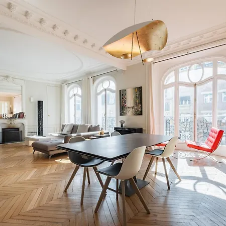 Veeve - Sun-drenched Sophistication *