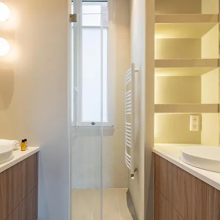 Apartment Veeve - Sun-drenched Sophistication Paris